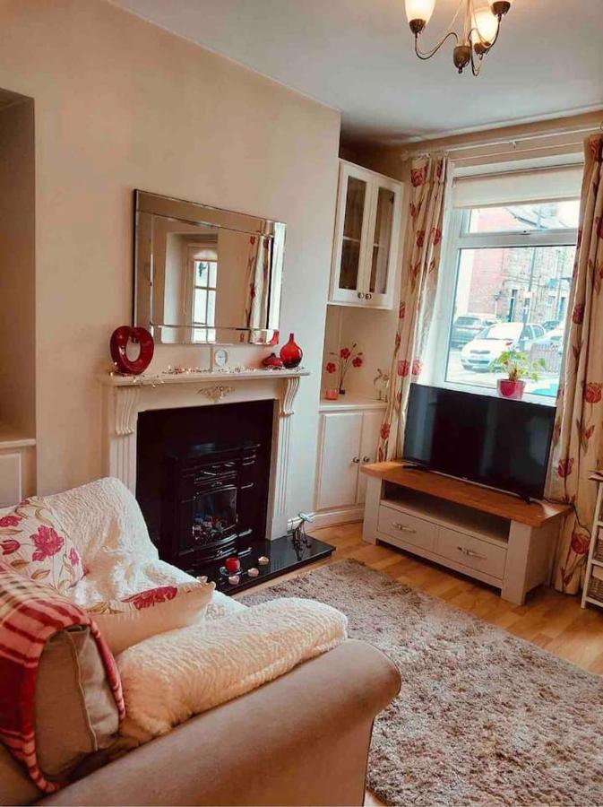 Boutique Cottage In The Heart Of Buxton Town Exterior foto
